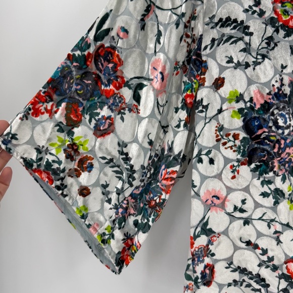 Anthropologie Maeve Umi Velvet Burnout Floral Faux Wrap Top S Feminine Oversized - Picture 4 of 6